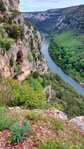 An der Ardèche oberhalb der Madeleine-Grotte