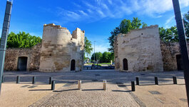 Die Stadtmauer von Arles